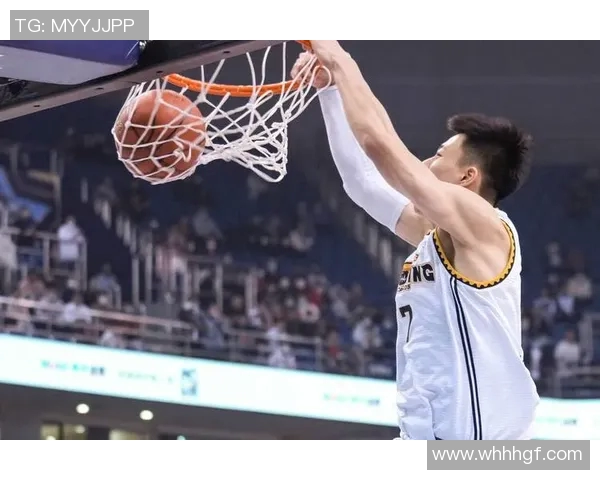 方硕的篮球之路：从青涩少年到CBA明星的奋斗历程与心路历程